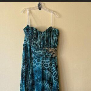 Fabulous by Mac Duggal Aqua Animal Print Gown Beaded Waist Flowing Skirt Size 26
